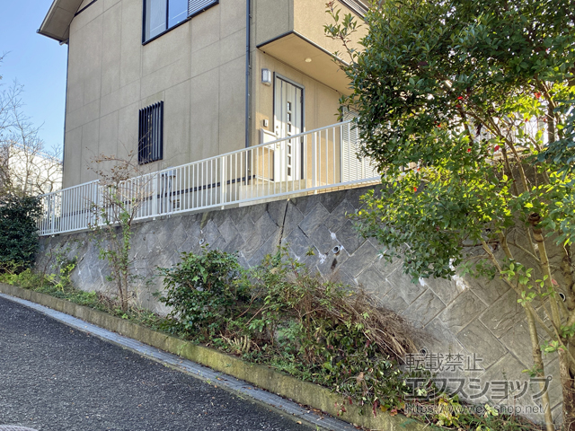 神奈川県横須賀市ののフェンス・柵 ミエッタフェンス 防犯たて格子タイプ 自由柱施工 施工例