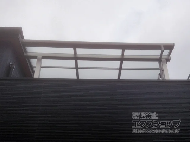 愛知県東海市のYKKAPのバルコニー・ベランダ屋根 ソラリア F型 屋根タイプ 単体 積雪～20cm対応 施工例