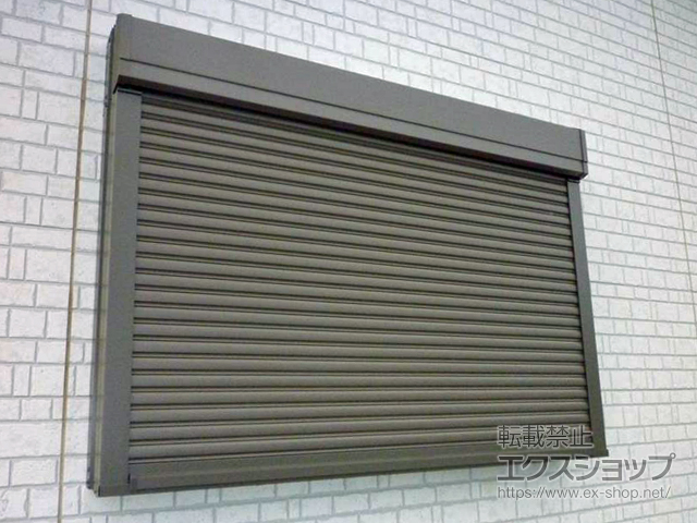 茨城県結城郡八千代町のLIXIL リクシル（トステム）の窓シャッター リフォームシャッター 手動式 標準タイプ 施工例