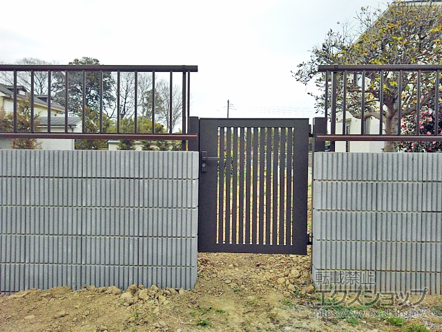 埼玉県加須市ののフェンス・柵 ミエッタフェンス 防犯たて格子タイプ　自由柱施工 施工例