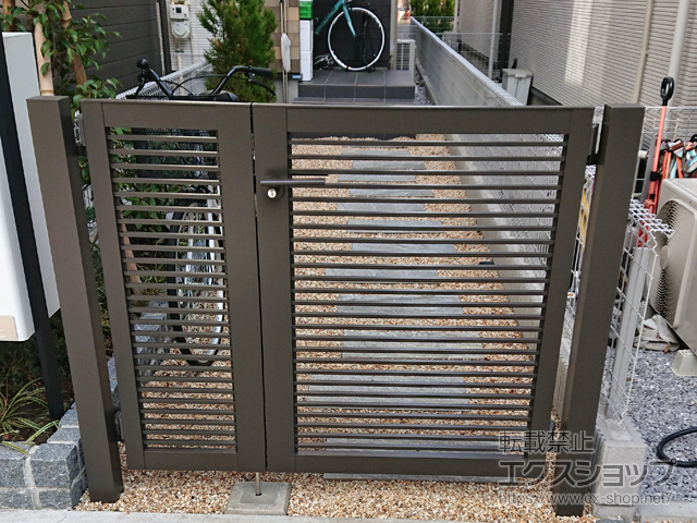 東京都国立市のの門扉 プレスタ門扉 1型 細横桟 両開き親子 柱使用(同型子扉) 施工例