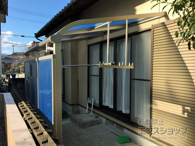 佐賀県伊万里市ののテラス屋根 ソラリア R型 テラスタイプ 単体 積雪〜20cm対応 施工例