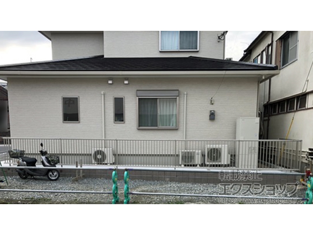 佐賀県小城市ののフェンス・柵 シンプレオフェンスT1型 縦格子22本 自由柱施工 施工例