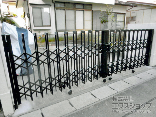 宮城県仙台市ののカーゲート トリップゲートII P型 ペットガード付き ノンレール 両開き 40W(20S+20M) 施工例