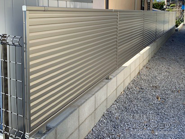 神奈川県横浜市ののフェンス・柵 ミエーネフェンス 目隠しルーバータイプ　自由柱施工 施工例