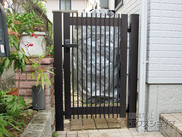 広島県広島市のの門扉 シンプレオ門扉T1型 縦格子 片開き 門柱使用 施工例