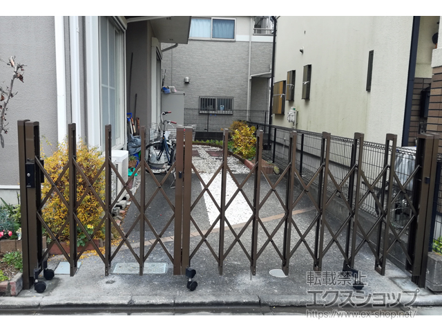 東京都府中市ののカーゲート トリップゲートII 2型 スタンダード ノンレール 片開き親子 31DO(12S+19T) 施工例