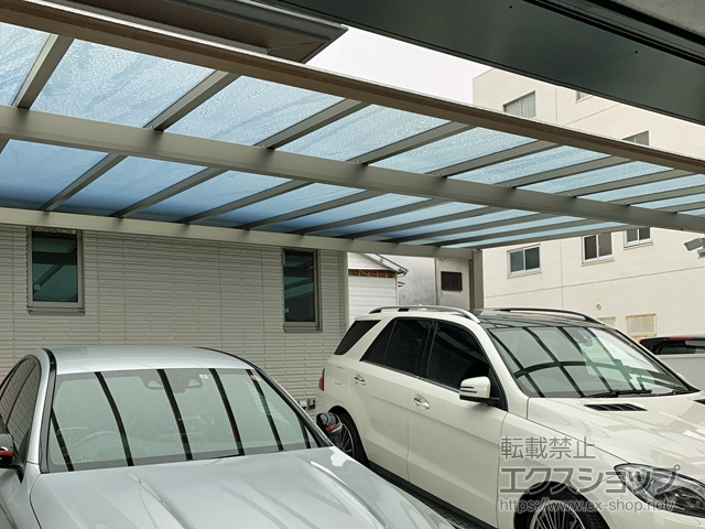 兵庫県西宮市ののカーポート スカイリード 両側支持 ワイド2台用 マテリアルカラー 積雪〜20cm対応 施工例
