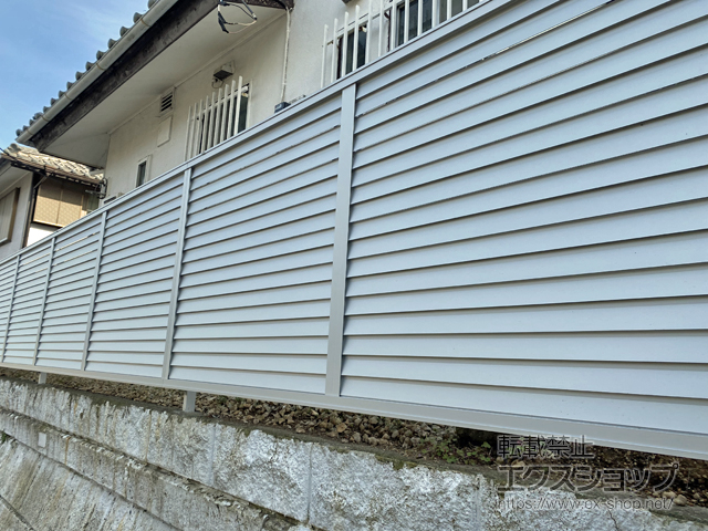 神奈川県横須賀市ののフェンス・柵 プレスタフェンス 8型 横ルーバー　フリーポールタイプ 施工例