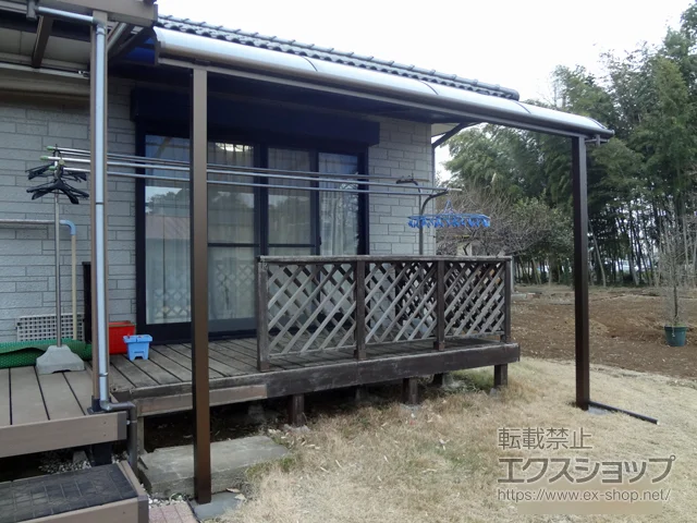 埼玉県蓮田市のYKKAPのテラス屋根 ソラリア R型 テラスタイプ 単体 積雪～20cm対応 施工例
