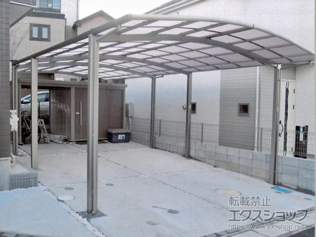 千葉県柏市ののカーポート ネスカR (ラウンドスタイル) ワイド 縦連棟 積雪〜20cm対応 施工例