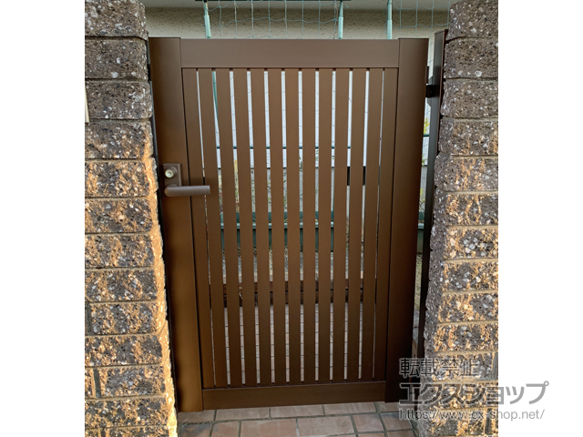 東京都多摩市のの門扉 シンプレオ門扉4型 縦太格子 片開き 門柱使用 施工例