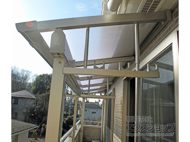 東京都東久留米市ののバルコニー・ベランダ屋根 プレシオステラスII F型 屋根タイプ 連棟 積雪〜20cm対応 施工例