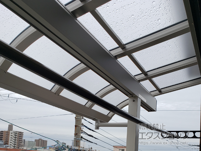 大阪府大阪市ののバルコニー・ベランダ屋根 プレシオステラスII R型 1500 屋根タイプ 単体 積雪〜50cm対応 施工例