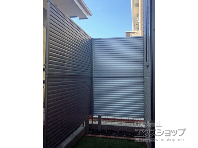 埼玉県三郷市ののフェンス・柵 シンプレオフェンス13型 目隠しルーバー 2段支柱 自立建て用 施工例