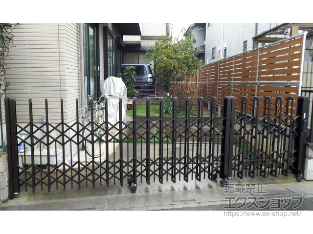 埼玉県草加市ののカーゲート イノーバP ペットガード 片開き親子タイプ*43DO(13S+30T) 施工例