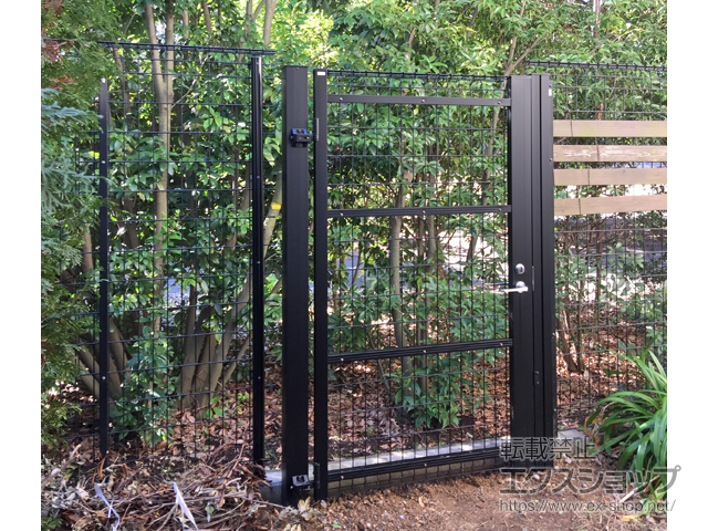 神奈川県横浜市のの門扉 ユメッシュZ型門扉 片開き アルミ角型門柱 施工例