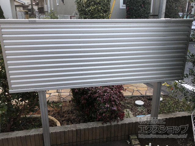 千葉県柏市ののフェンス・柵 ミエーネ目隠しルーバーフェンス 上段のみ設置 自立建て用 施工例