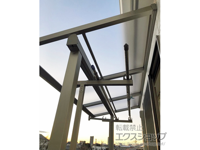 千葉県柏市ののバルコニー・ベランダ屋根 ソラリア F型 屋根タイプ 単体 積雪〜20cm対応 施工例