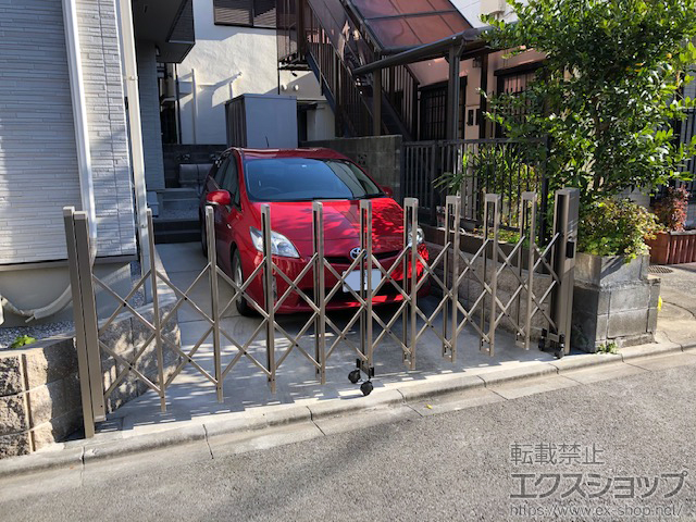 神奈川県相模原市ののカーゲート トリップゲートII 1型 シンプル ノンレール 片開き 33S 施工例