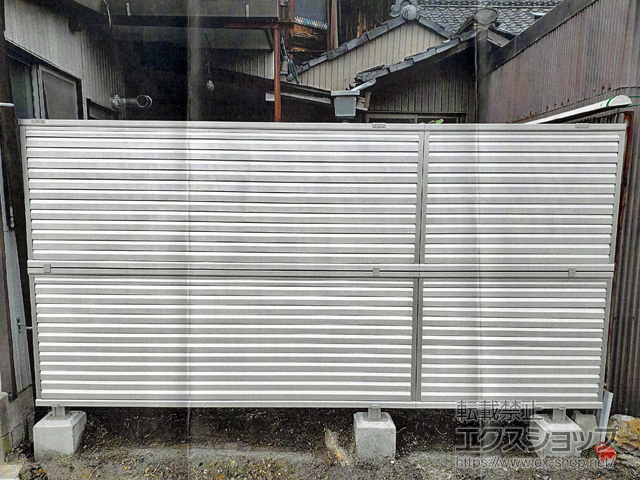 愛知県名古屋市ののフェンス・柵 ミエーネフェンス 目隠しルーバータイプ 2段支柱 自立建て用 施工例