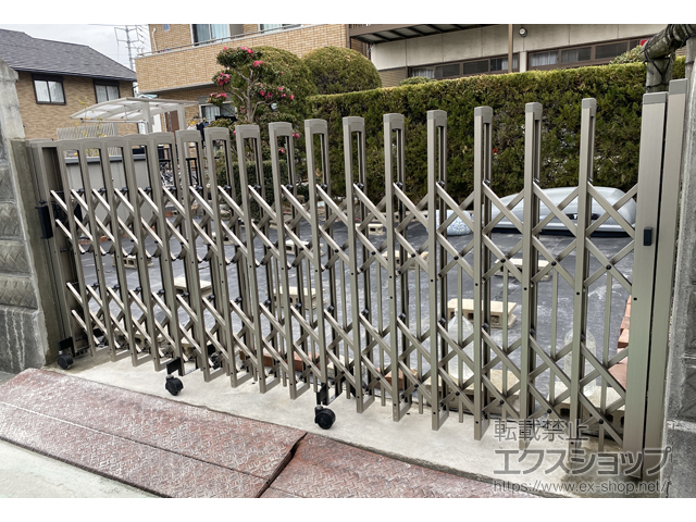 愛知県名古屋市ののカーゲート トリップゲートII P型 ペットガード付き ノンレール 片開き 33S 施工例