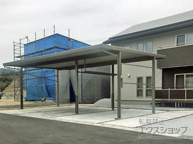 佐賀県唐津市のLIXIL リクシル（トステム）のカーポート テリオスポートIII 900 3台用 横連棟 角柱6本柱 積雪〜30cm対応 施工例
