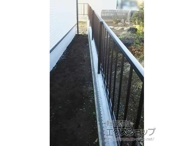 静岡県三島市ののフェンス・柵 シンプレオフェンスT3型 縦格子11本 自由柱施工 施工例