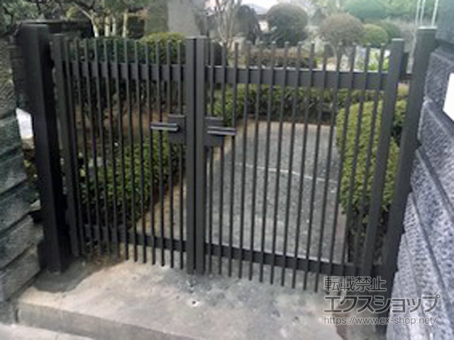福岡県遠賀郡芦屋町のの門扉 ハイ千峰 両開き 柱使用 施工例
