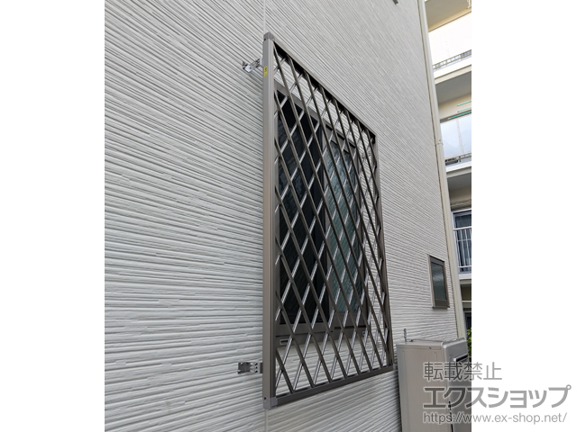 東京都三鷹市のLIXIL リクシル（トステム）の面格子・窓格子 アルミ面格子 ヒシクロス 施工例