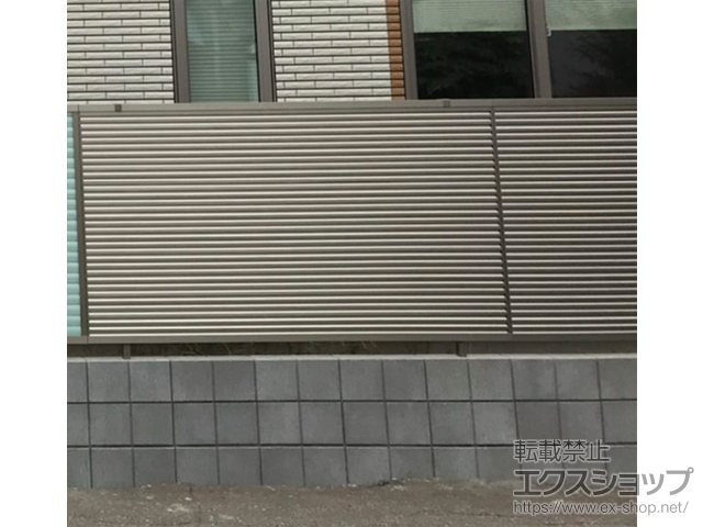 秋田県潟上市ののフェンス・柵 フェンスAB YM1型 横目隠し1 フリーポールタイプ 施工例