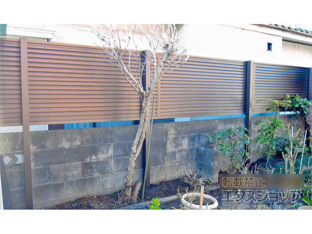 茨城県ひたちなか市ののフェンス・柵 ミエーネ目隠しルーバーフェンス 上段のみ設置 自立建て用 施工例