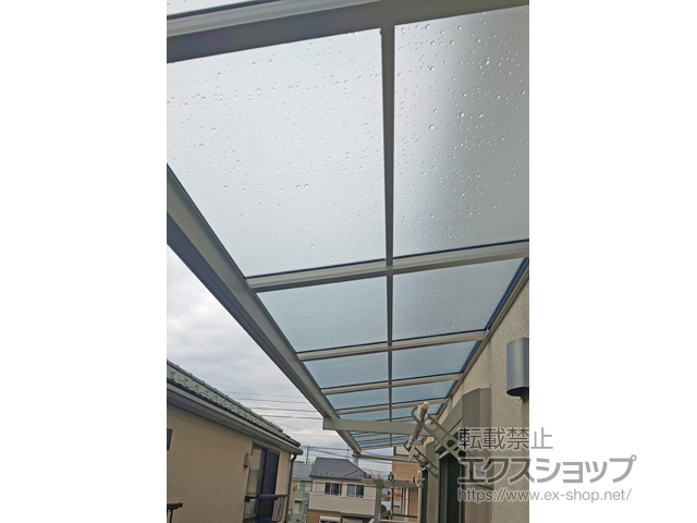 東京都立川市ののバルコニー・ベランダ屋根 ソラリア F型 ルーフタイプ 連棟 積雪〜20cm対応 施工例