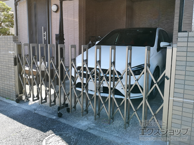 東京都足立区ののカーゲート トリップゲートII 2型 スタンダード ノンレール 片開き　32S 施工例