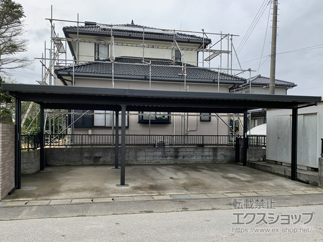 千葉県山武郡九十九里町のLIXIL リクシル（トステム）のカーポート テリオスポートIII 1500 3台用 横連棟 角柱6本柱 積雪〜50cm対応 施工例