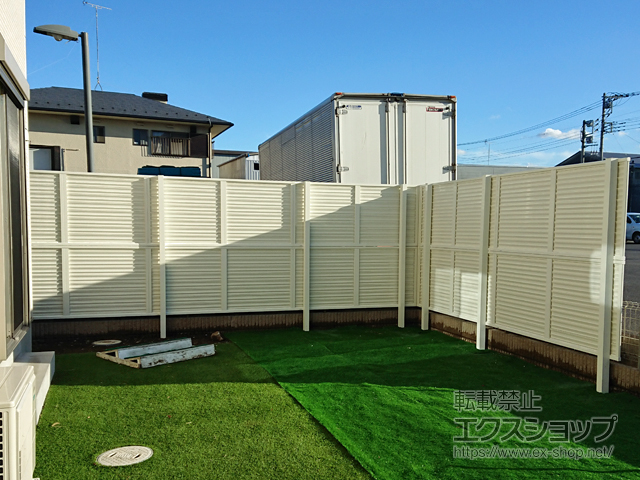 千葉県柏市ののフェンス・柵 ミエーネフェンス 目隠しルーバータイプ 2段支柱 自立建て用（パネル2段） 施工例