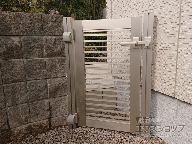 福岡県筑紫野市のの門扉 シンプレオ門扉9型 横粗格子 片開き 門柱使用 施工例