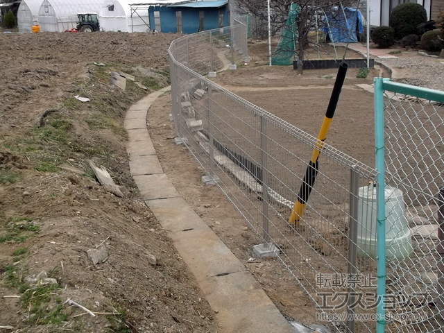 長野県佐久市ののフェンス・柵 イーネットフェンス 2F型　自由柱タイプ 施工例