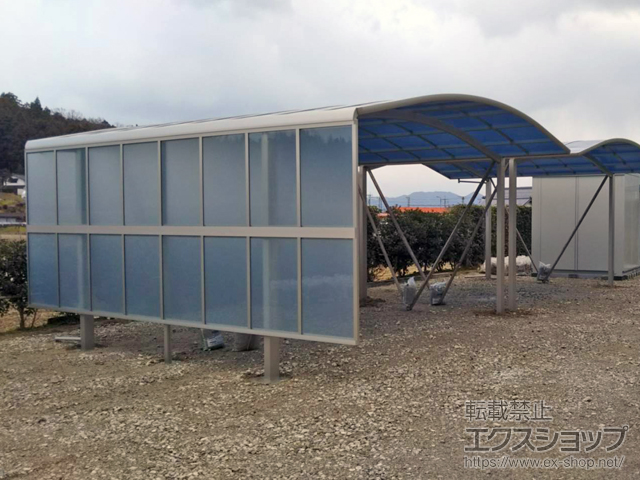 島根県出雲市ののカーポート レイナツインポートグラン　積雪〜20cm対応＋サイドパネル　2段用 施工例