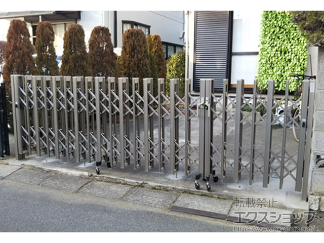 神奈川県茅ヶ崎市ののカーゲート アルシャインII HW型 Aタイプ ノンレール 両開き親子(140+320)ＷＰ 施工例
