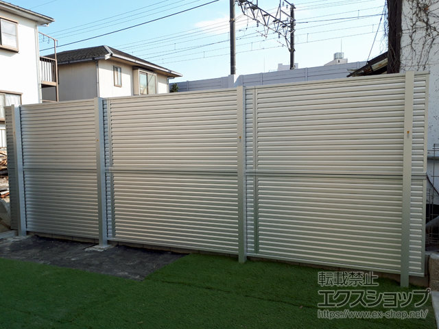 千葉県松戸市ののフェンス・柵 ミエーネフェンス 目隠しルーバータイプ 2段支柱 自立建て用（パネル2段） 施工例