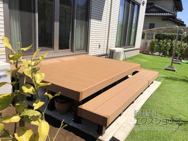 茨城県取手市ののウッドデッキ リウッドデッキ 200＋ リウッドデッキ200　段床セット　正面・片側面タイプ　1段 施工例