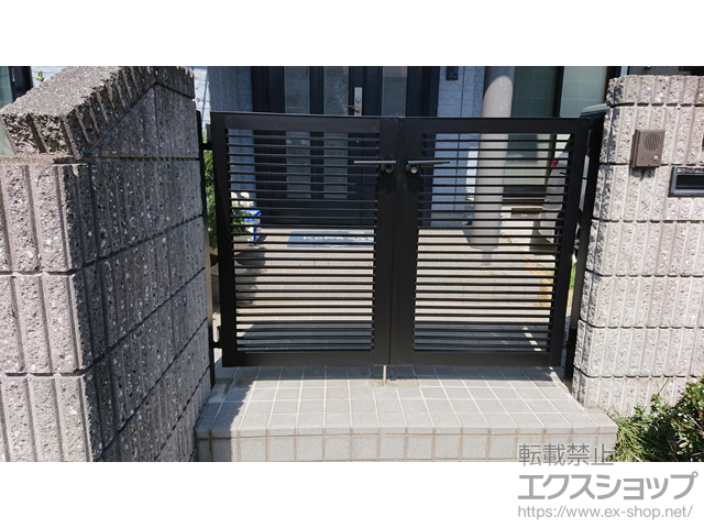 神奈川県厚木市のの門扉 プレスタ門扉 1型 細横桟 両開き 柱使用 施工例