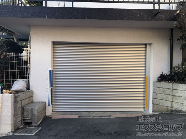 千葉県柏市のLIXIL リクシル（トステム）のガレージシャッター ガレージシャッタークワトロ 電動式 内部付タイプ 施工例