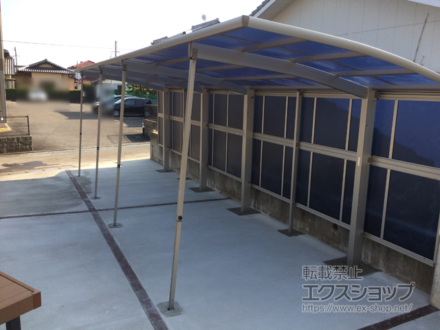 長崎県大村市ののカーポート レイナポートグラン 縦連棟 積雪〜20cm対応＋レイナポートグラン 縦連棟 サイドパネル 施工例