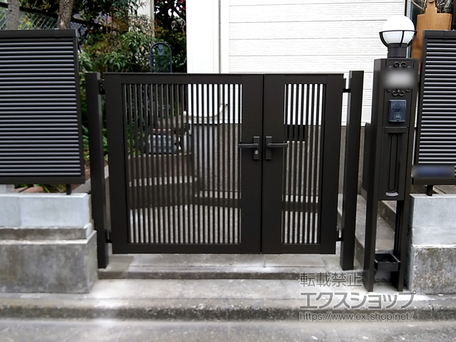 東京都品川区のの門扉 ライシス門扉 2型 細たて桟 両開き親子 柱使用 施工例