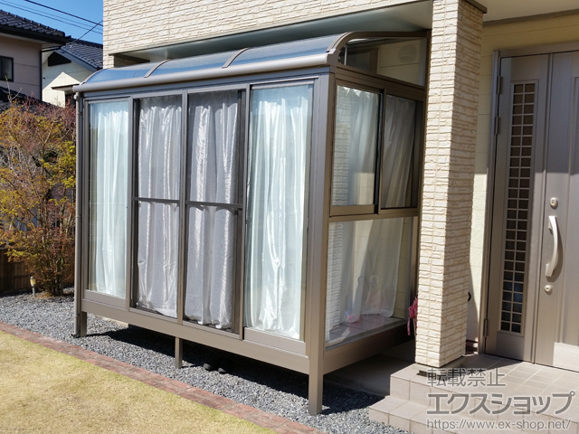 群馬県高崎市ののテラス囲い・サンルーム サニージュ R型 床納まり ランマ無 積雪〜20cm対応 施工例