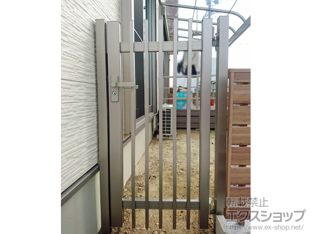 愛知県一宮市のの門扉 アーキカットAタイプ 片開き　埋込施工用柱使用 施工例