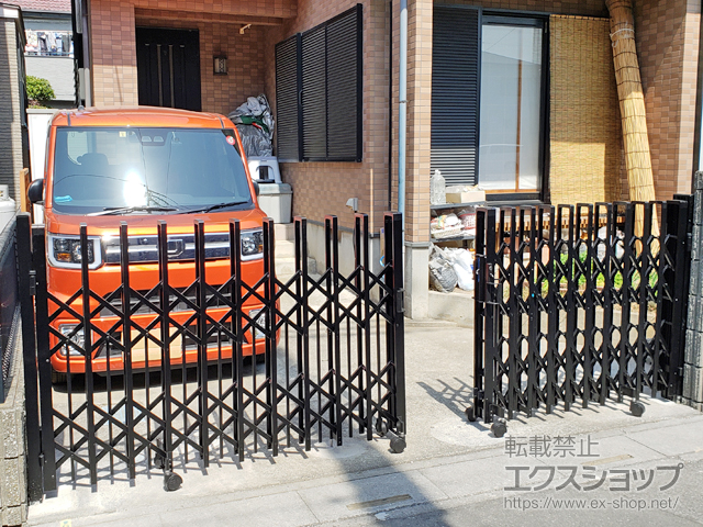 埼玉県越谷市ののカーゲート トリップゲート ペットガード型 ノンレール 両開き 38W(19S+19M) 施工例