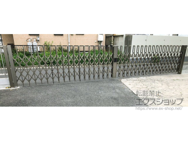 埼玉県春日部市ののカーゲート スカイゲート ノンキャスター 両開きタイプ 82W（41S+41M） 施工例